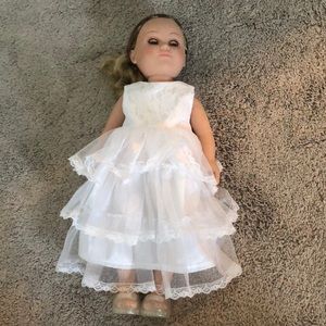 Play doll w/ dress and shoes